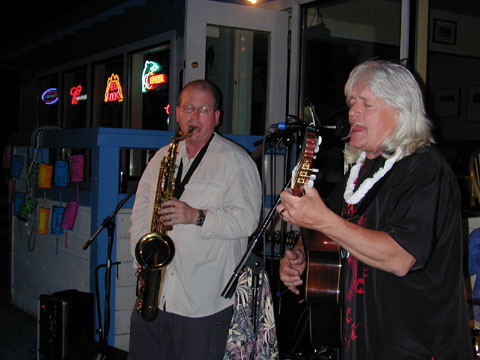 SAX835